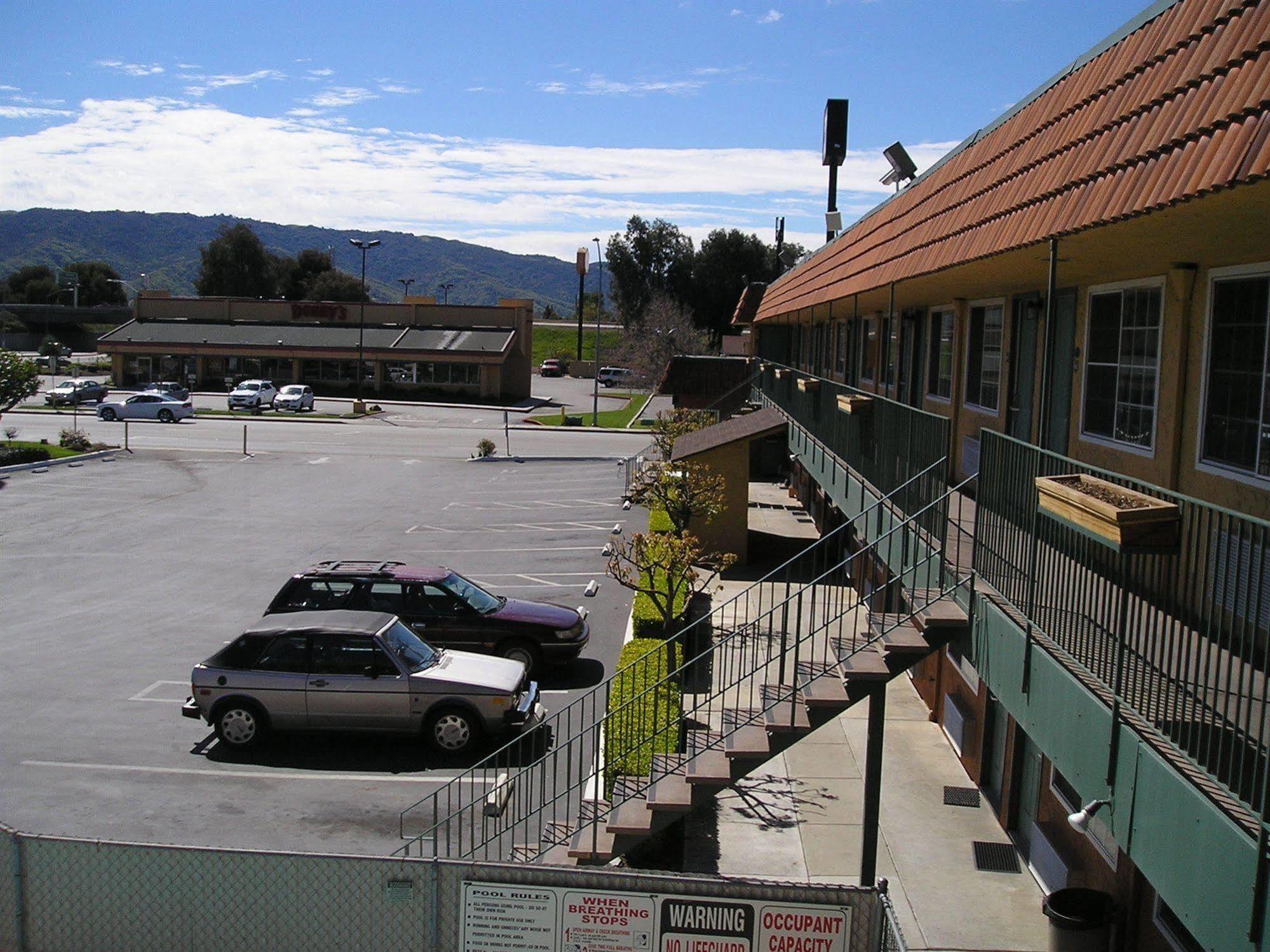 Gilroy Inn Buitenkant foto